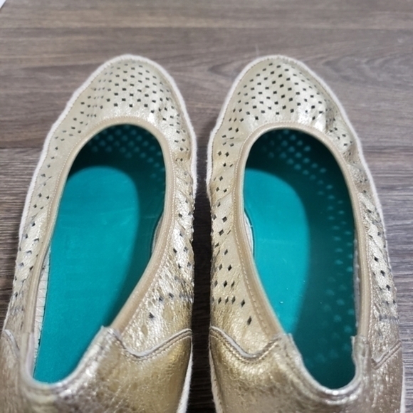 VANELI Womens Quartz Gold Espadrille - Picture 9 of 13